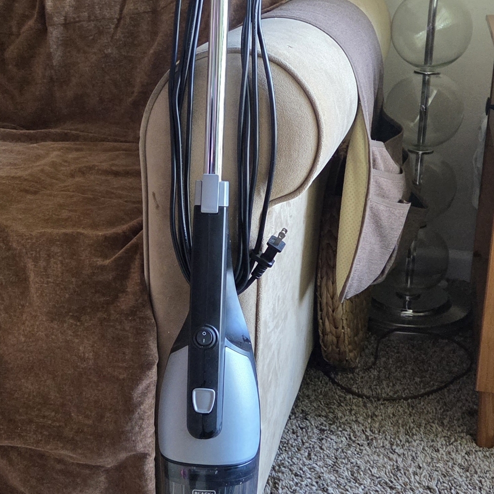 Black and Decker Bagless Corded Upright Vacuum Cleaner